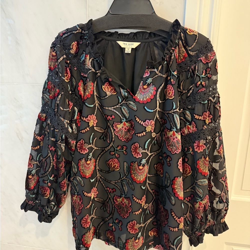 NWT Tru Luxe Jeans Black Floral Embroidered Blouse with Red and Pink Accents